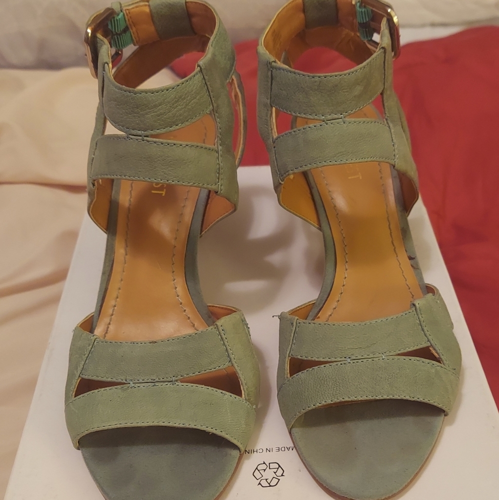 Sandal